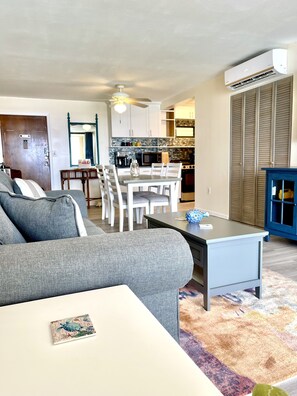 Panoramic Condo, 1 King Bed with Sofa bed, Sea View | In-room dining - Sapphire Beach Villa (St. Thomas)