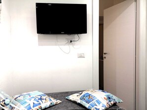 1 室のベッドルーム、アイロン / アイロン台、WiFi (無料)、ベッドシーツ