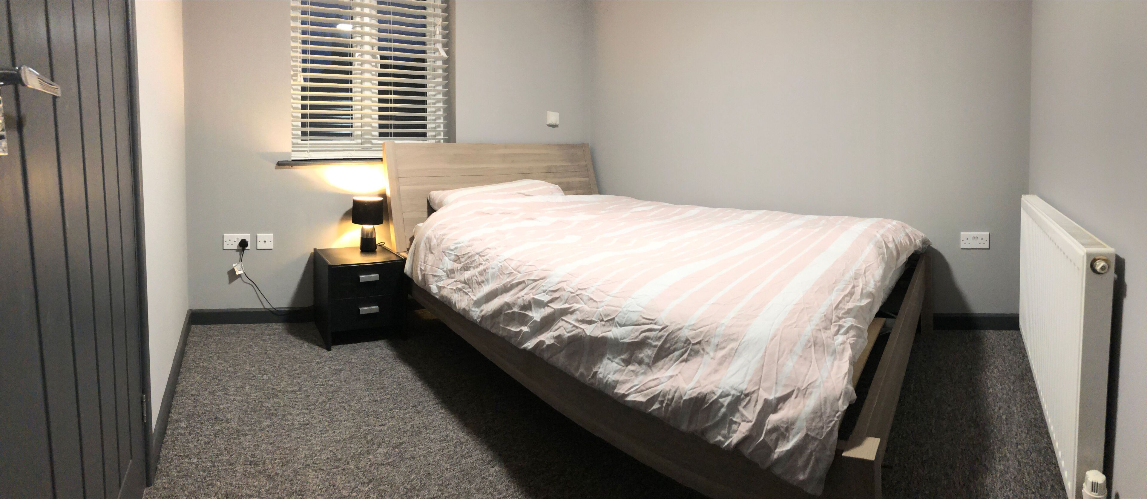 5 bedrooms, iron/ironing board, bed sheets