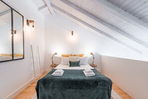 1 quarto, escrivaninha, acesso de cortesia à internet, roupa de cama