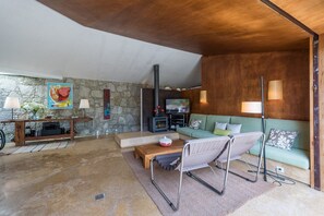 TV, table football - GuestReady - Chapel`s Garden (Caminha)