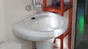 Nhà, 3 phòng ngủ, phù hợp cho người khuyết tật, hút thuốc | Phòng tắm