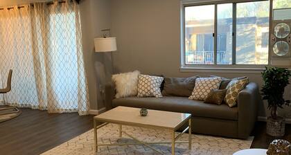 Spacious 1 Bedroom - King Bed