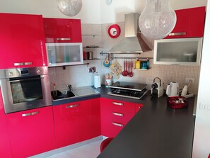 Appartement, 2 chambres, fumeurs, balcon | Cuisine privée