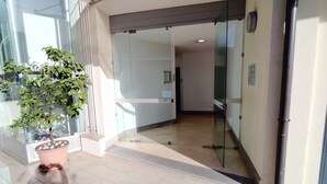 Unclassified image, 5 of 33, button - Nice Apartment Close Metro C - Mirti (Rome)