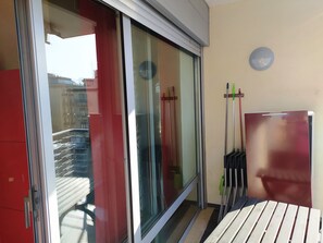 Appartement, 2 chambres, fumeurs, balcon | Enceinte de l’hébergement