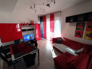 Apartment, 2 Bedrooms, Smoking, Balcony | Interior