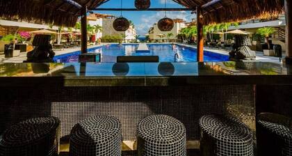 Exclusive Penthouse, Rooftop Private Pool. Parking