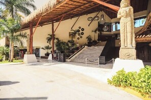 Exterior - Exclusive Penthouse, Rooftop Private Pool. Parking (Playa del Carmen)