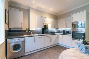 Apartment, 2 Bedrooms | Interior