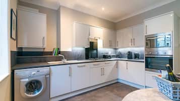 Apartment, 2 Bedrooms | Interior