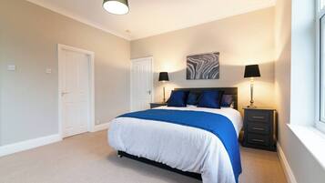 Apartment, 2 Bedrooms | 2 bedrooms, iron/ironing board, bed sheets