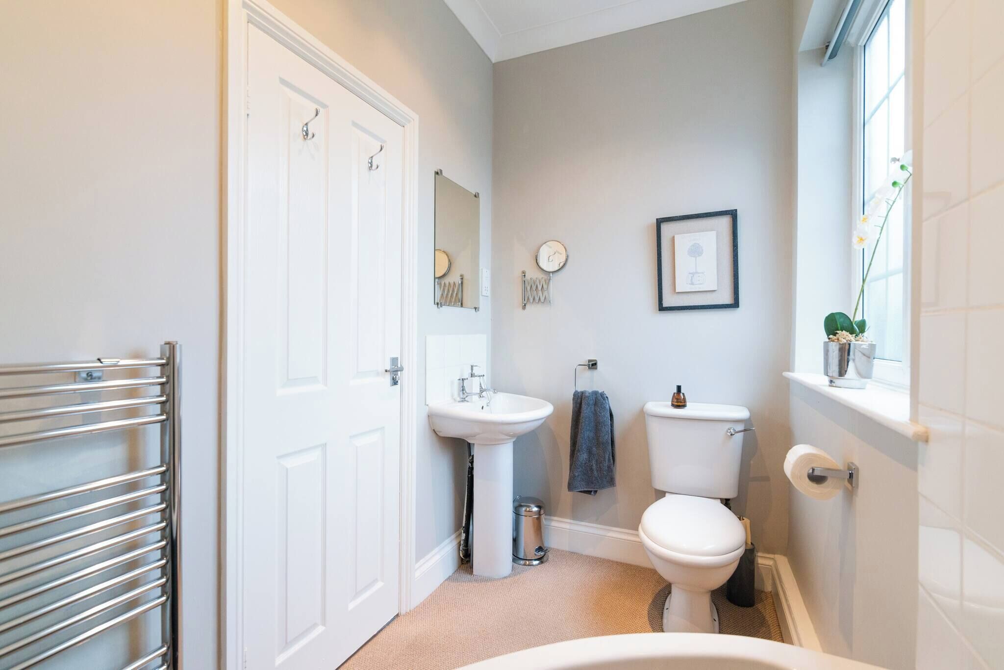 Apartment, 2 Bedrooms | Bathroom | Hair dryer, towels