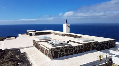 Studio In Frontera - Valle Del Golfo, With Wonderful Sea View, Enclosed Garden