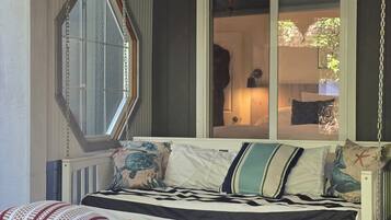 4 bedrooms, iron/ironing board, travel cot, free WiFi