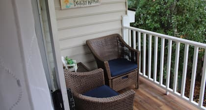 Ocean Walk 1Bd/1Ba Condo Close to the Village Pier Area