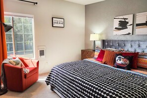 1 habitación, tabla de planchar con plancha, wifi gratis y ropa de cama