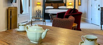The 203 at The Palace- Elegant Suite with Historic Style