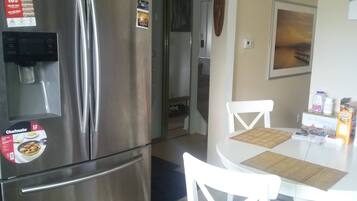 Maison, 3 chambres, four à micro-ondes | Salle à manger