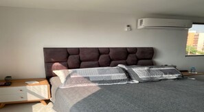3 dormitorios, escritorio, tabla de planchar con plancha y wifi