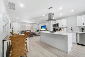 Interior - Bonita Beach Oasis Getaway! 3-Bed & 2-Bath | Sleeps 6 (Bonita Springs)