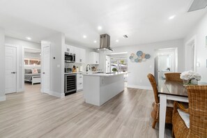 Fridge, microwave, oven, stovetop - Bonita Beach Oasis Getaway! 3-Bed & 2-Bath | Sleeps 6 (Bonita Springs)