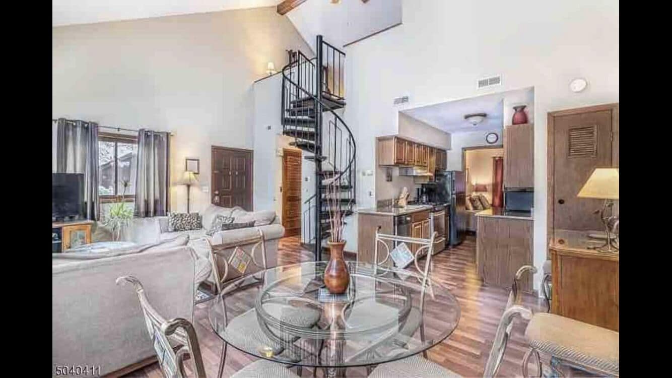 Gorgeous Crystal Springs Mountain Creek Townhouse in Vernon, United States