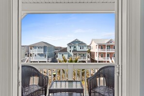 Interior - Marsh Mellowed by the Sea at Holden Beach, Privated heated pool and beach access (Holden Beach)