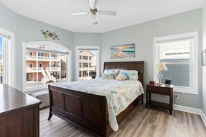 4 soverom, strykejern/-brett, reiseseng for barn og wi-fi (inkludert)