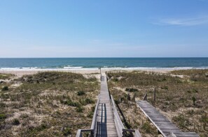 Beach nearby - Marsh Mellowed by the Sea at Holden Beach, Privated heated pool and beach access (Holden Beach)