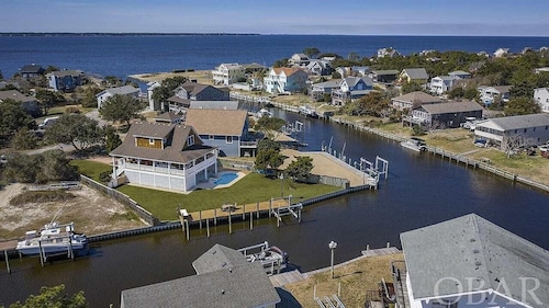 Waterfront Home With Hot Tub, Private Dock & Pool