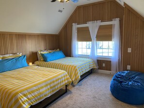 4 bedrooms, desk, iron/ironing board, free WiFi