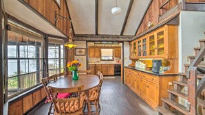 Dining - Authentic Retreat w/ Private Dock on Coosa River! (Shelby)