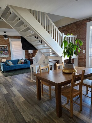 Dining - The Lofts of North Main Street (Saint Charles)