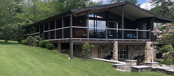 Nature’s Best - Discount for veterans and 1st responders Great view. Sleeps 8