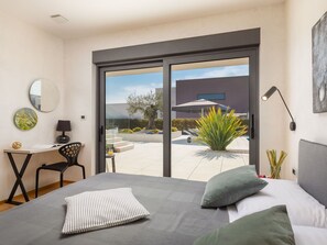 5 bedrooms, travel crib, free WiFi - Wonderful private villa for 10 guests with WIFI, A/C, private pool, TV and terrace (Vodnjan)