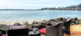 The Cottage at Alsea Bay / Water Front Jacuzzi