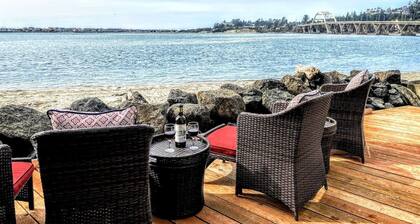 The Cottage at Alsea Bay / Water Front Jacuzzi