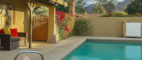 Piscina all'aperto, una piscina riscaldata