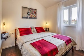 1 dormitorio, tabla de planchar con plancha, wifi gratis y ropa de cama