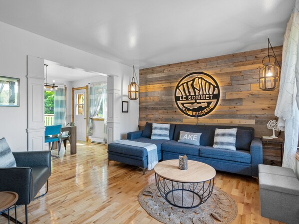 Smart TV, ping pong, books