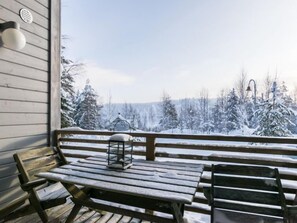 تناول الطعام بالخارج