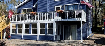 Spacious and Tranquil Lazy Lake Lodge Escape