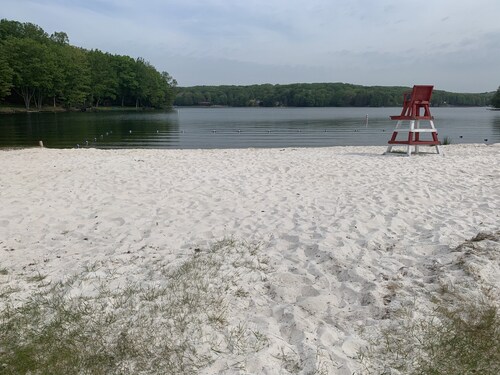 Top-rated cottage! Now booking 2027 getaways. Great for families & couples!