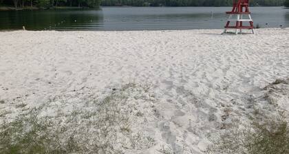 Top-rated cottage! Now booking 2027 getaways. Great for families & couples!