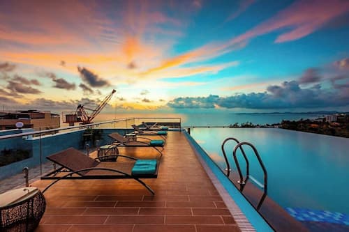 Outdoor pool, sun loungers