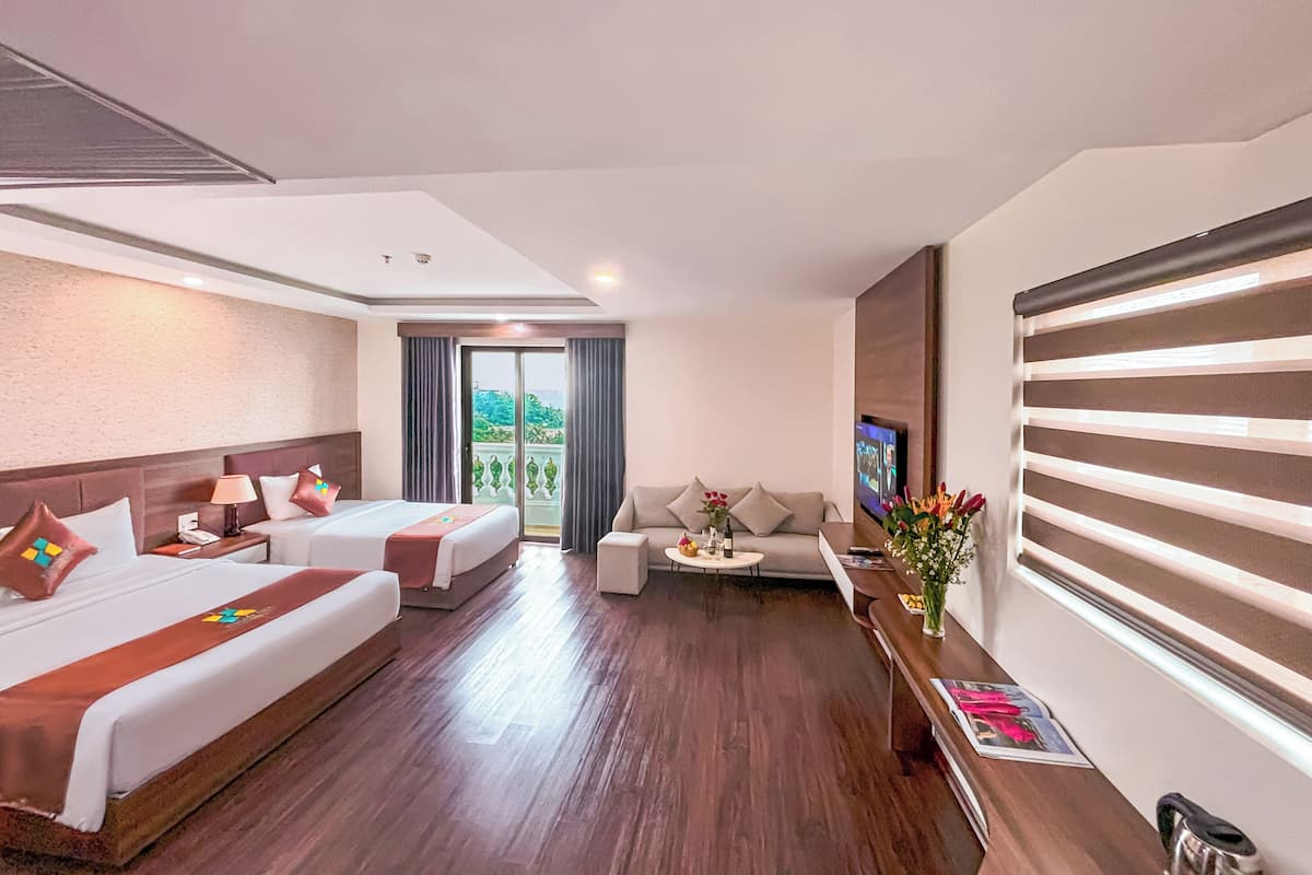 Peralatan tempat tidur premium, bar mini, meja 