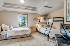 3 habitaciones, tabla de planchar con plancha, internet y ropa de cama 