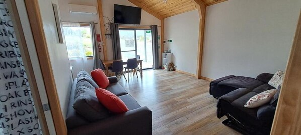 Smart TV, DVD player