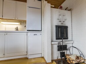 Jääkaappi, mikroaaltouuni, astianpesukone